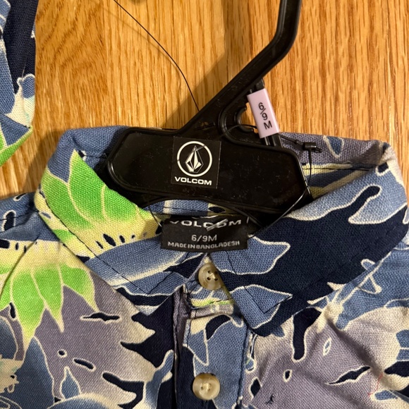 Volcom Baby Boy 1 Piece Outfit W/Matching Hat - Picture 8 of 10